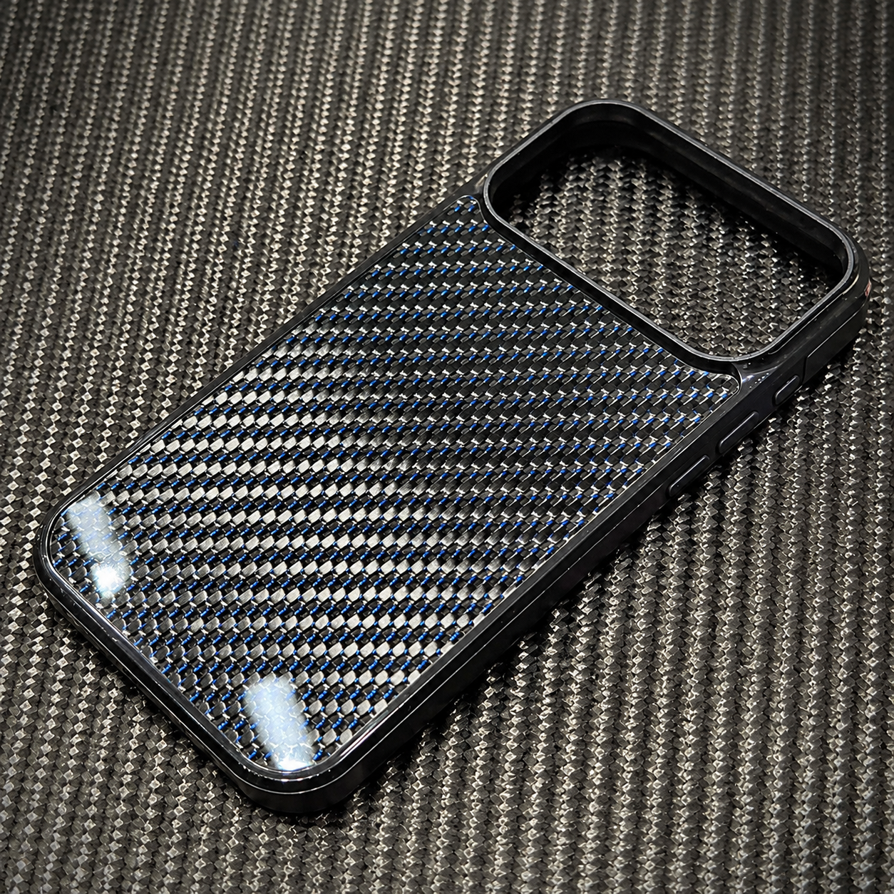 Premium iPhone Case MagSafe Compatible Woven Carbon Fiber Cover Dual Layer Shockproof Full Coverage Anti Scratch Lightweight Non Slip Design